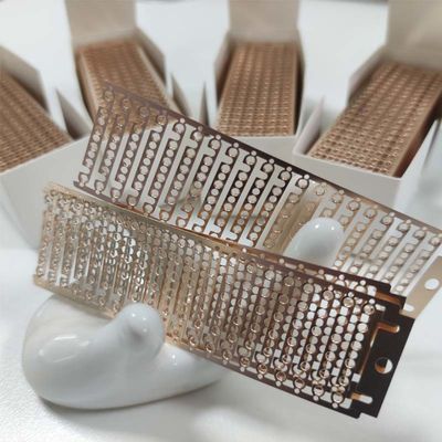 गुणवत्ता पीतल फ्रेम ROHS SMT कॉपर क्लिप बकल ISO9001 सामग्री स्प्लेसिंग के लिए कारखाना